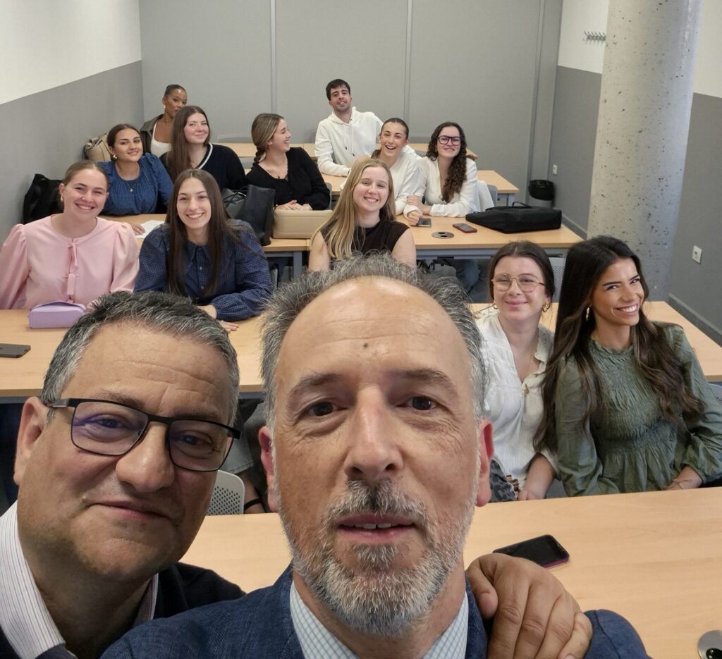 La movilidad interactúa en la popularidad de una atracción turística, resultado del estudio del profesor Medina en los seminarios de la Cátedra